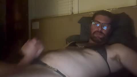 Snapshot of twohander45 chatting on June 11, 5:27 am twohander45 online show from June 11, 5:27 am
