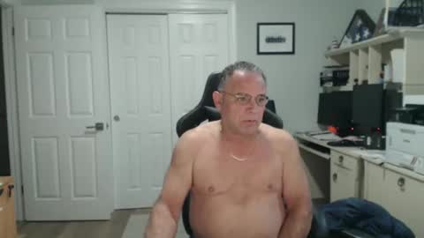 Twopeopleinlove online show from November 13, 11:31 am