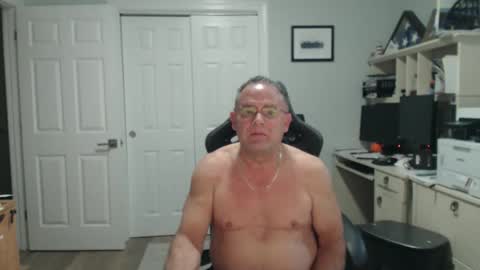 Twopeopleinlove online show from November 14, 11:20 am