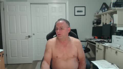 Twopeopleinlove online show from November 24, 10:37 am