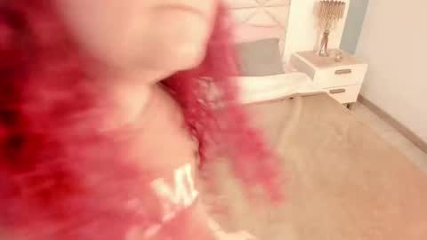 Snapshot of twwiiggy19 chatting on October 27, 8:24 pm Twiggy online show from October 27, 8:24 pm