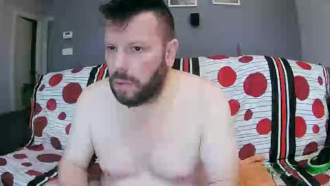 Txan  Chan online show from November 6, 8:15 am