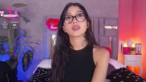 tyla_ks online show from February 18, 7:43 pm