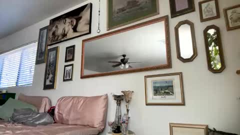 Snapshot of tylababyy chatting on November 19, 6:41 pm tylababyy online show from November 19, 6:41 pm