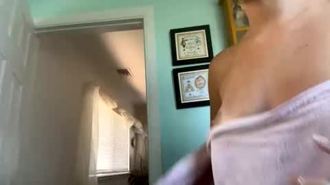 Snapshot of tylababyy chatting on November 23, 5:13 pm tylababyy online show from November 23, 5:13 pm