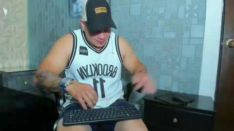 Tyleer Scot online show from March 24, 7:52 pm