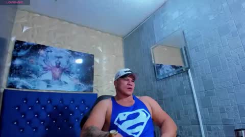 Snapshot of tyleer_scot chatting on May 6, 8:25 pm Tyleer Scot online show from May 6, 8:25 pm
