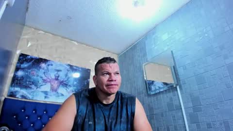 Snapshot of tyleer_scot chatting on May 18, 1:39 pm Tyleer Scot online show from May 18, 1:39 pm