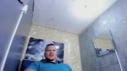 Snapshot of tyleer_scot chatting on May 28, 8:28 pm Tyleer Scot online show from May 28, 8:28 pm