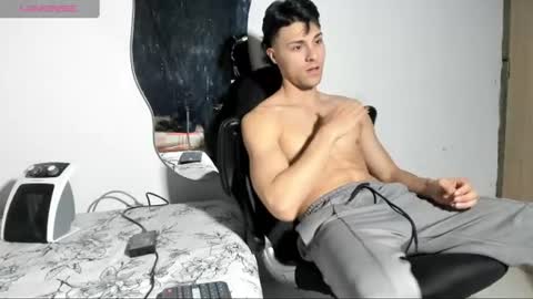 tyler_axel online show from June 27, 1:54 am