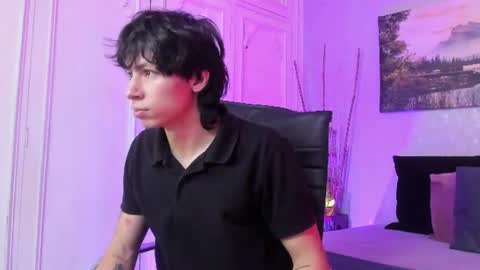 Snapshot of tyler_durtenn chatting on July 18, 3:22 am Tyler online show from July 18, 3:22 am