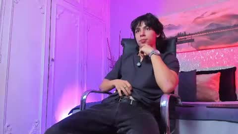 Snapshot of tyler_durtenn chatting on July 29, 3:37 am Tyler online show from July 29, 3:37 am