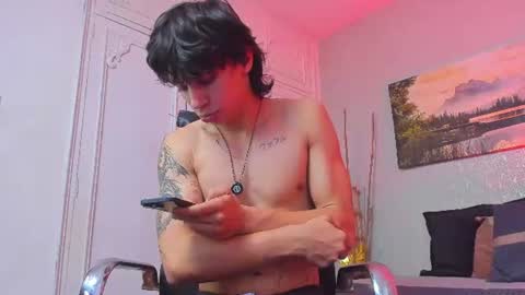 Snapshot of tyler_durtenn chatting on July 29, 8:29 pm Tyler online show from July 29, 8:29 pm