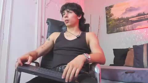 Snapshot of tyler_durtenn chatting on August 2, 3:27 am Tyler online show from August 2, 3:27 am
