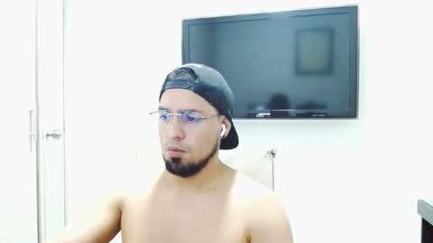 Snapshot of tyler_frank chatting on June 11, 2:53 am tyler_frank online show from June 11, 2:53 am