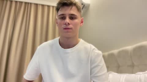 Snapshot of tyler_garrner chatting on September 13, 5:35 pm tyler_garrner online show from September 13, 5:35 pm