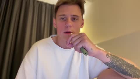 Snapshot of tyler_garrner chatting on October 3, 3:09 pm tyler_garrner online show from October 3, 3:09 pm