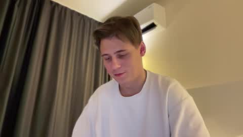 Snapshot of tyler_garrner chatting on October 25, 2:46 pm tyler_garrner online show from October 25, 2:46 pm