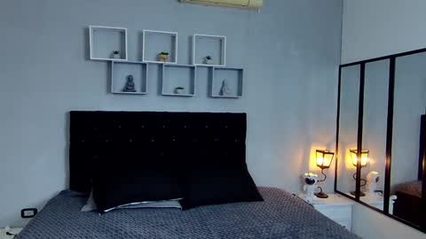 Snapshot of tyler_hank1 chatting on December 18, 5:52 pm tyler_hank1 online show from December 18, 5:52 pm