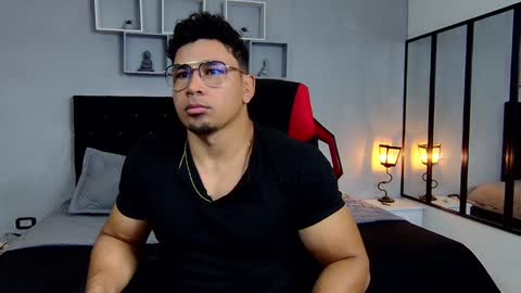 Snapshot of tyler_hank1 chatting on January 10, 11:11 am tyler_hank1 online show from January 10, 11:11 am