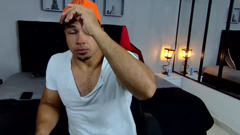 Snapshot of tyler_hank1 chatting on January 14, 2:29 am tyler_hank1 online show from January 14, 2:29 am