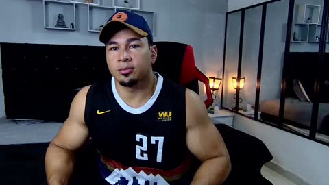 Snapshot of tyler_hank1 chatting on January 25, 11:22 pm tyler_hank1 online show from January 25, 11:22 pm