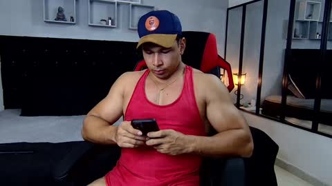 Snapshot of tyler_hank1 chatting on January 27, 11:22 pm tyler_hank1 online show from January 27, 11:22 pm