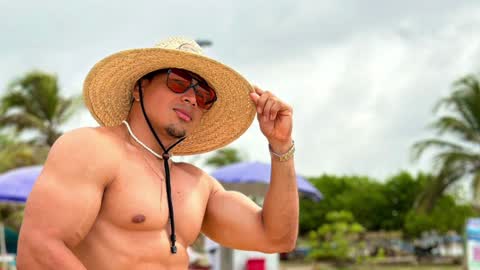 Snapshot of tyler_hank1 chatting on February 5, 3:09 pm tyler_hank1 online show from February 5, 3:09 pm