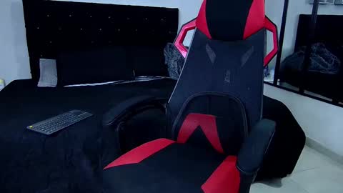 Snapshot of tyler_hank1 chatting on February 11, 11:32 am tyler_hank1 online show from February 11, 11:32 am