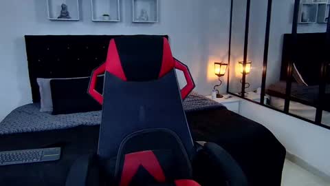 Snapshot of tyler_hank1 chatting on February 15, 1:05 pm tyler_hank1 online show from February 15, 1:05 pm