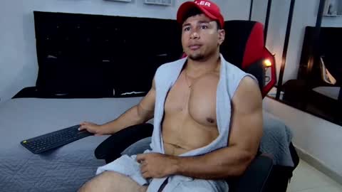 Snapshot of tyler_hank1 chatting on March 3, 12:04 am tyler_hank1 online show from March 3, 12:04 am