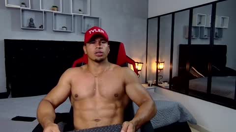 Snapshot of tyler_hank1 chatting on March 5, 8:54 am tyler_hank1 online show from March 5, 8:54 am