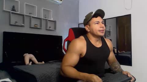 Snapshot of tyler_hank1 chatting on September 20, 11:22 am tyler_hank1 online show from September 20, 11:22 am