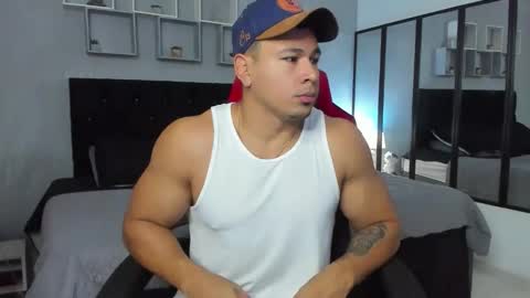 Snapshot of tyler_hank1 chatting on October 11, 11:53 am tyler_hank1 online show from October 11, 11:53 am