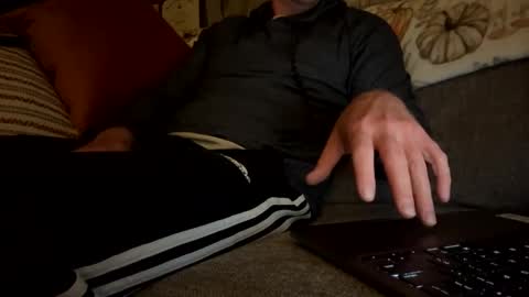 Tyuncutcarpenter online show from October 26, 9:37 am