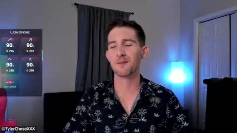 Snapshot of tylerchasexxx chatting on September 26, 11:09 pm Tyler Chase online show from September 26, 11:09 pm