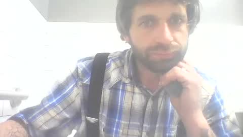 Snapshot of tylerweist727678265 chatting on February 12, 10:10 am tylerweist727678265 online show from February 12, 10:10 am