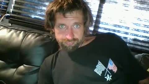 Snapshot of tylerweist727678265 chatting on April 3, 4:27 pm tylerweist727678265 online show from April 3, 4:27 pm