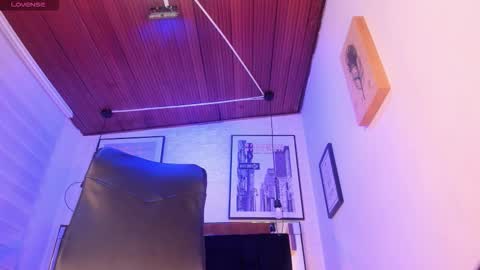       online show from November 29, 4:26 am