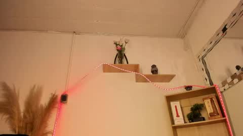 Snapshot of tylla__ chatting on May 9, 4:50 am tylla__ online show from May 9, 4:50 am