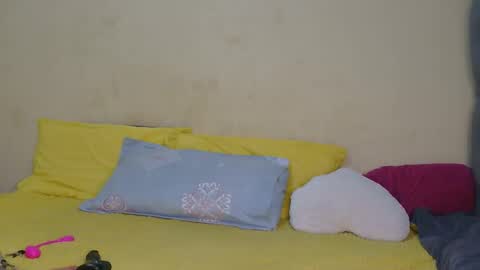 tynniee online show from March 1, 11:18 pm