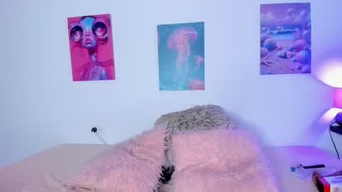 Snapshot of tyra_banksi chatting on October 23, 3:06 am tyra online show from October 23, 3:06 am