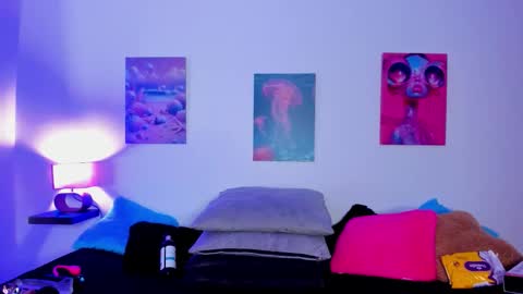 Snapshot of tyra_banksi chatting on December 4, 3:16 am tyra online show from December 4, 3:16 am