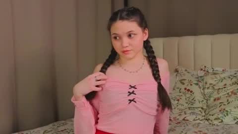 Emily online show from December 3, 11:19 am