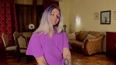 Snapshot of tyraweldy chatting on October 16, 3:02 pm Crazy online show from October 16, 3:02 pm