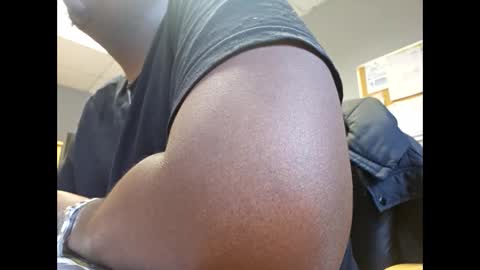 Snapshot of tyroneall chatting on November 4, 2:16 pm tyroneall online show from November 4, 2:16 pm