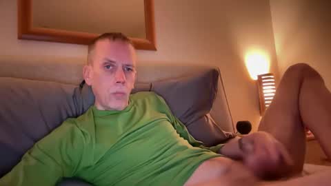 Snapshot of tyronev70 chatting on March 21, 9:03 am Ty online show from March 21, 9:03 am