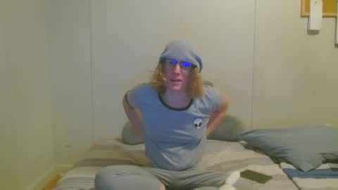 Snapshot of tyyyler93 chatting on January 14, 5:19 am TylerAlternative online show from January 14, 5:19 am