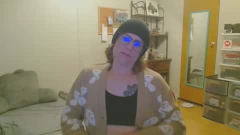 Snapshot of tyyyler93 chatting on February 6, 5:25 am TylerAlternative online show from February 6, 5:25 am