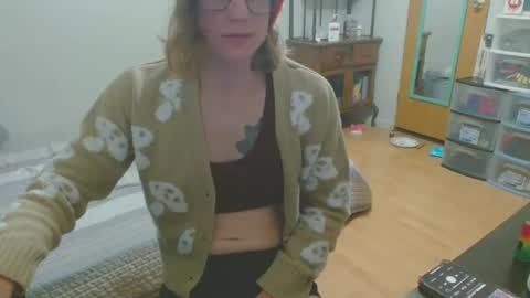 Snapshot of tyyyler93 chatting on February 13, 6:09 am TylerAlternative online show from February 13, 6:09 am